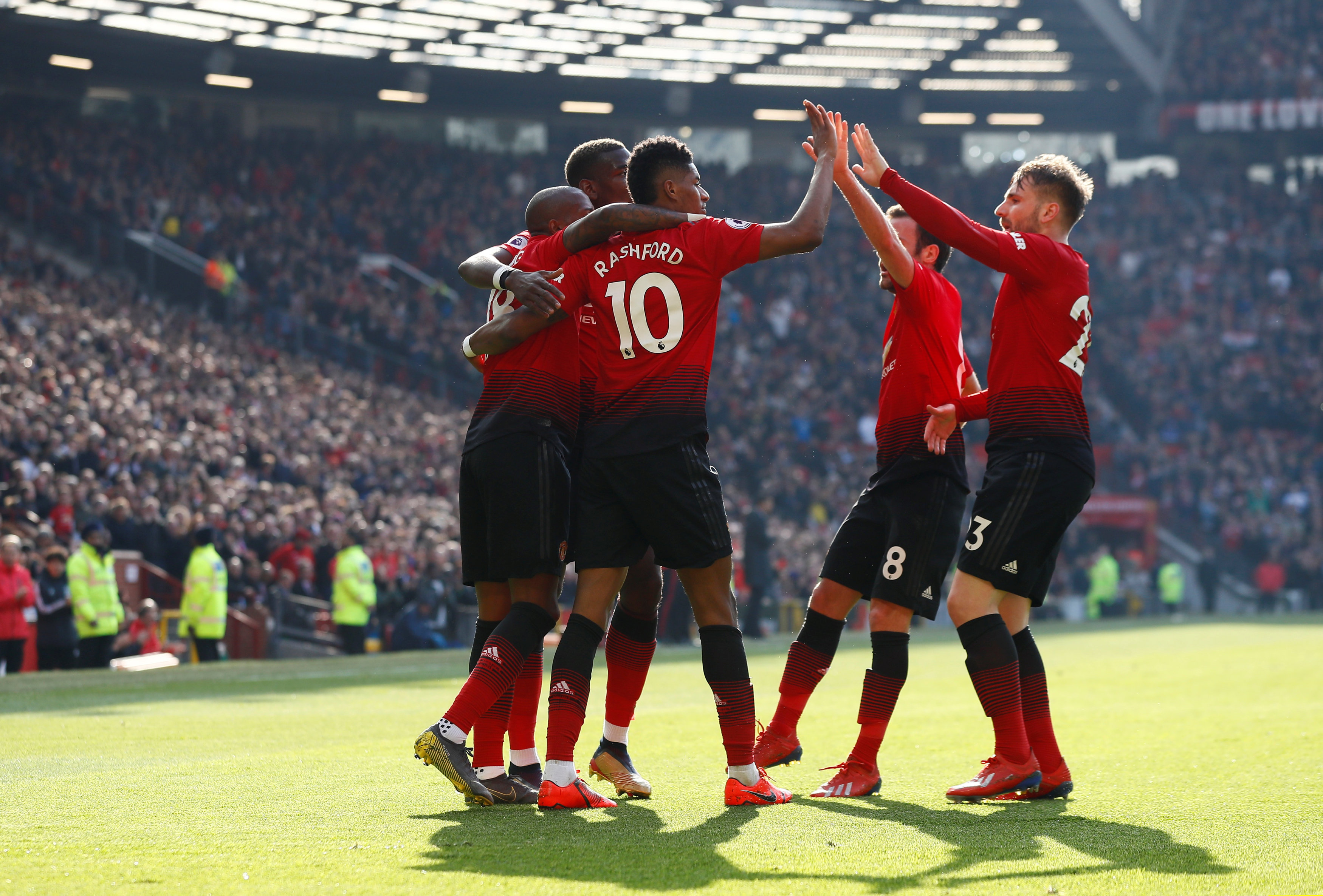 字母哥这样 字母哥这样