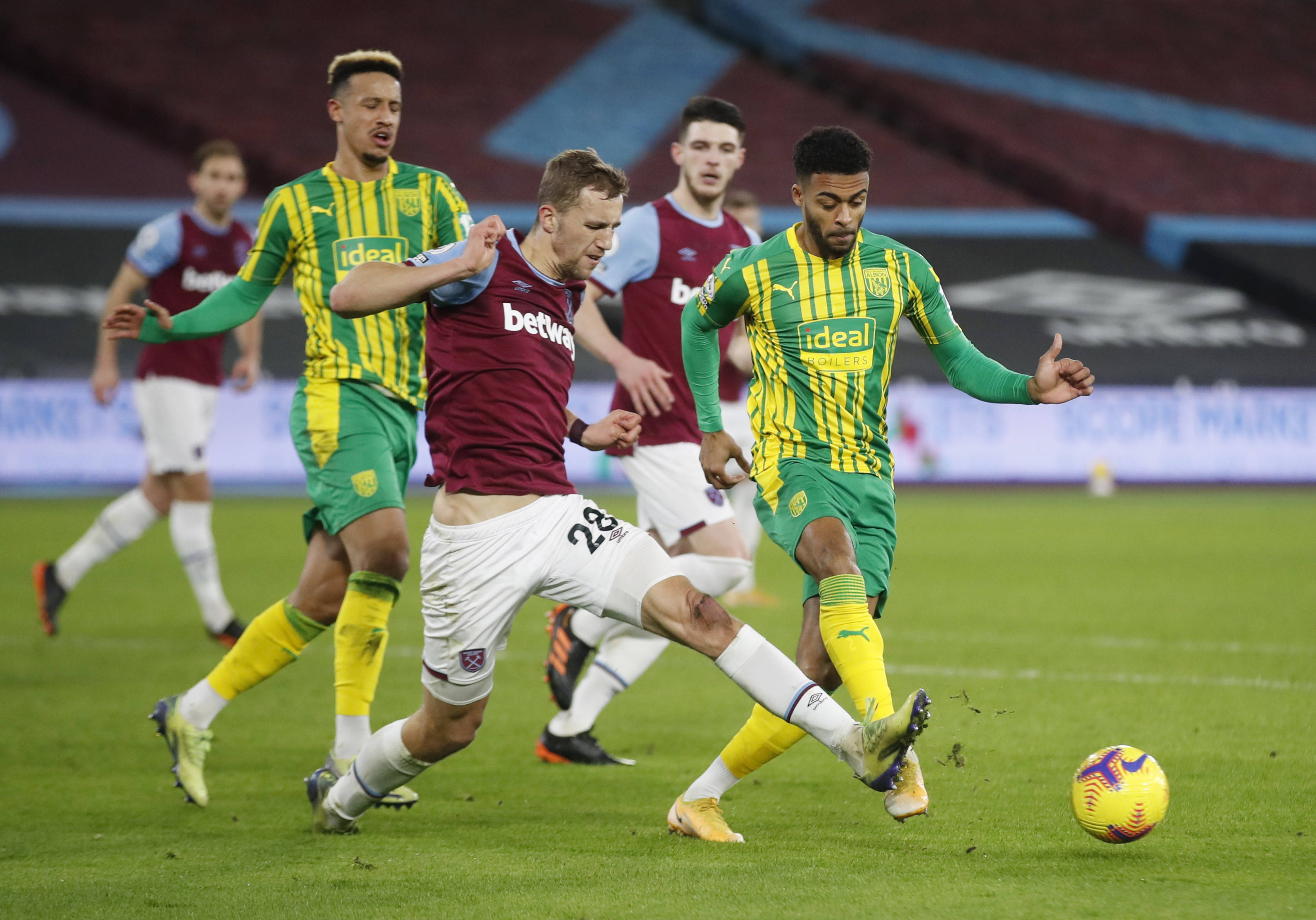 的防守线上 的防守线上